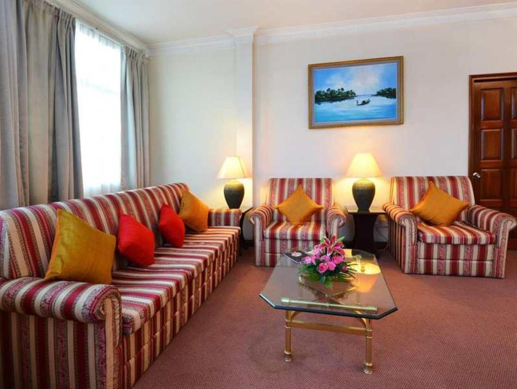 Holiday Villa Hotel City Centre Пномпень Номер фото